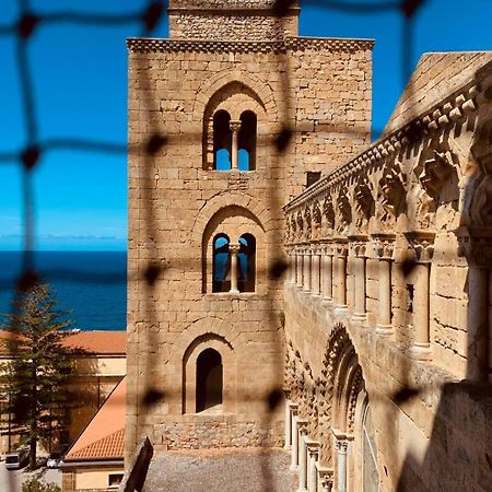 Cefalu Cathedral Palace Exterior foto